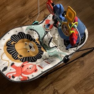 BABY BOUNCER